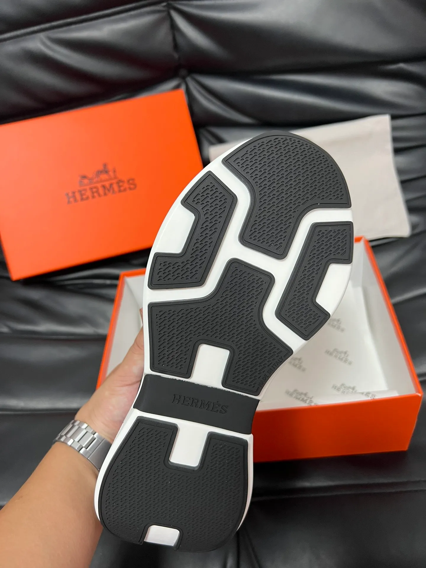 [HERMES] Hermès men's shoes 💰520💰 - High-end quality original order - Upper: 🔝 tumbled calfskin, suede calfskin, shoe body sewn with H pattern - Lining: water-dyed cowhide - Outsole: ultra-light T men's shoes 💰U foam rubber; two-color molded outsole - Super high quality control, fine workmanship: highlighted (high-end, luxury, grade) -Size : 39-44 (38, 45 can be customized)